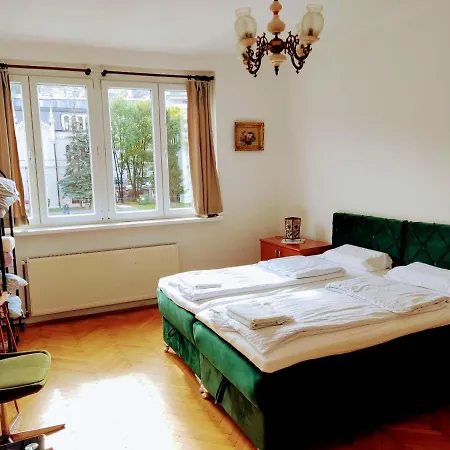 2bdr In Center - Amazing Location