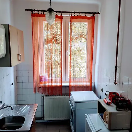 2bdr In Center - Amazing Location *